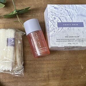 Fenty Beauty Pre-Show Glow Instant Retexturizing Treatment + Reusable Applicator